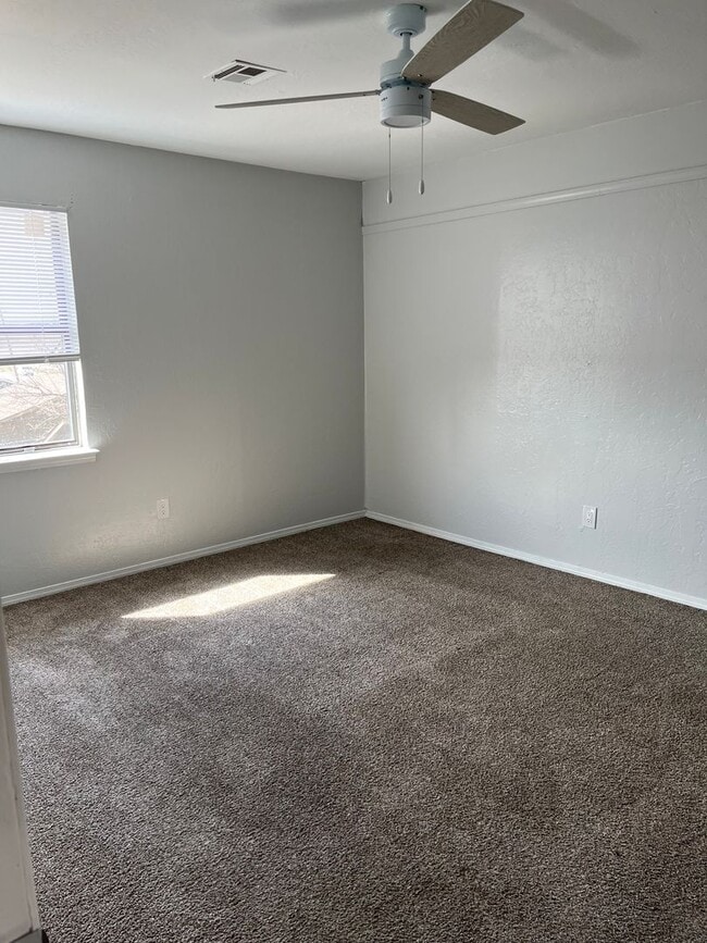 Building Photo - 2902 NW 45th Pl