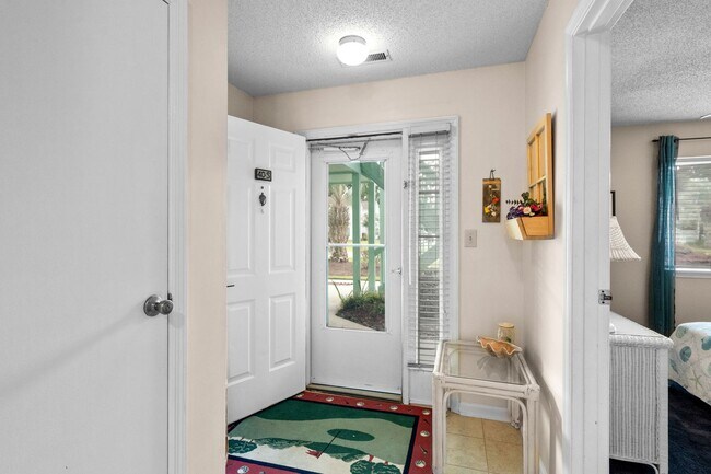 Building Photo - First Floor Seasonal Rental Available December 1, 2025-June 30, 2026-Golf Colony 40S