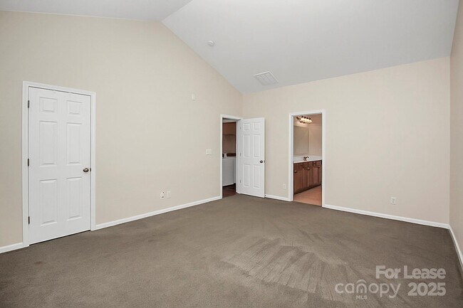 Building Photo - 10323 Dominion Village Dr
