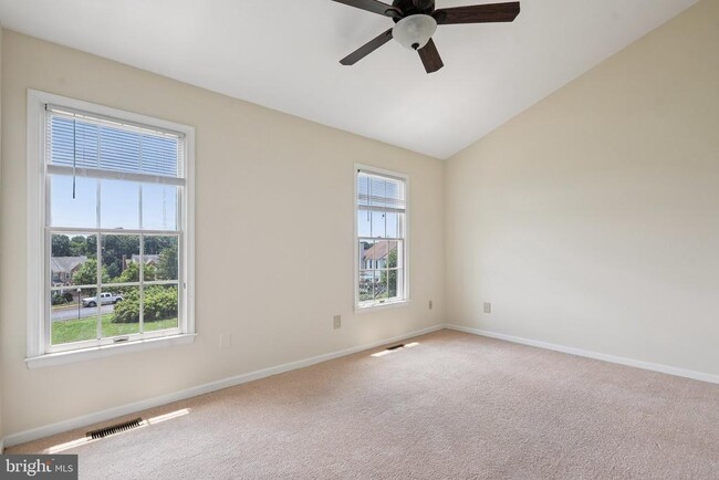 Building Photo - 43971 Kitts Hill Terrace