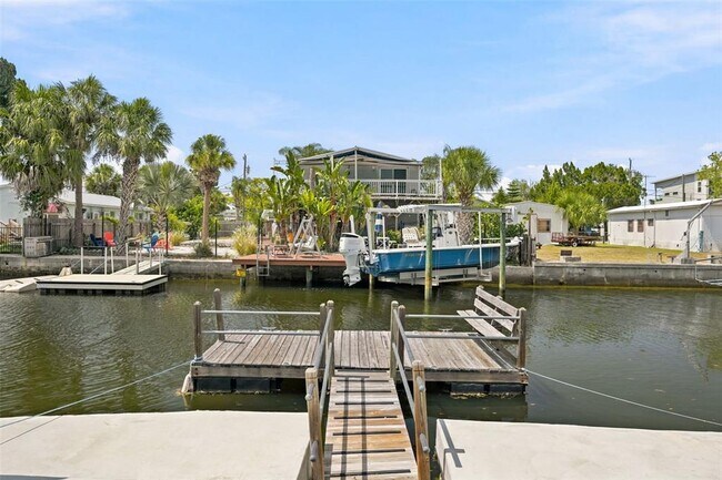 Building Photo - 7037 McCray Dr