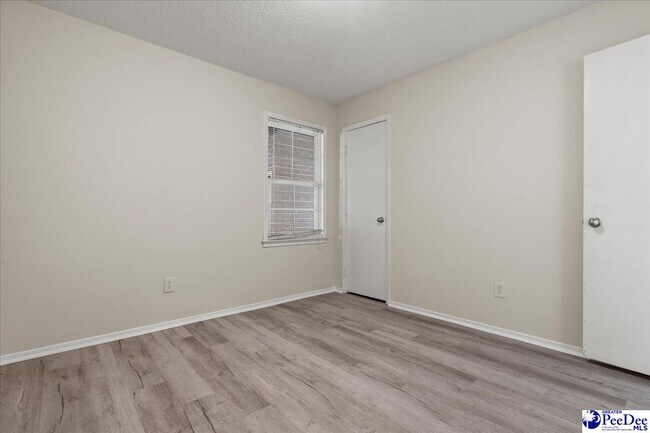 Building Photo - 319 Revell Dr