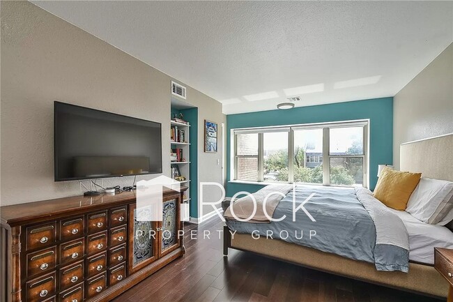 Building Photo - Urban Living in Downtown OKC - 3 Bedrooms/2 Bathrooms with Reserved Covered Parking - *Half Off 1...