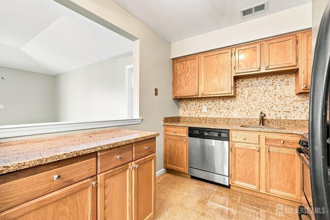 Building Photo - 1634 Waterford Dr