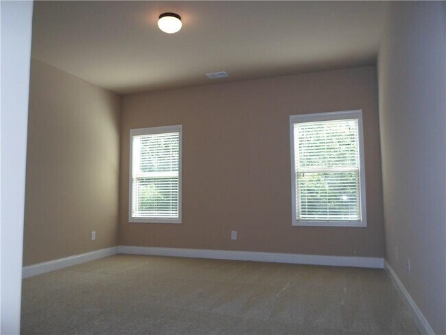 Building Photo - 3195 Carrick Rd