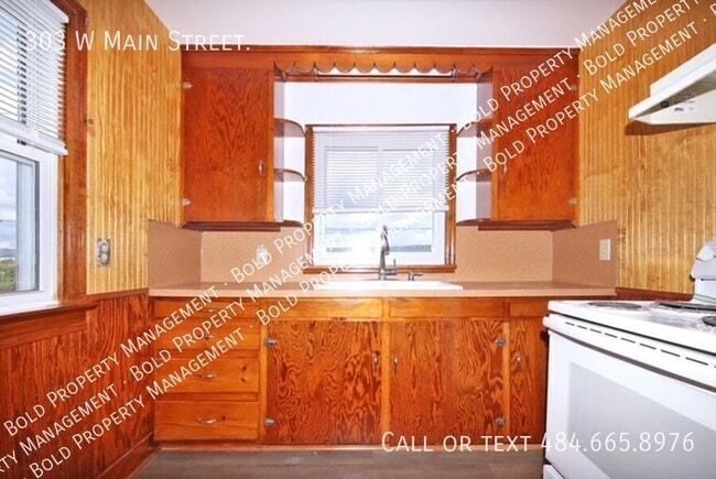 Building Photo - 303 W Main St