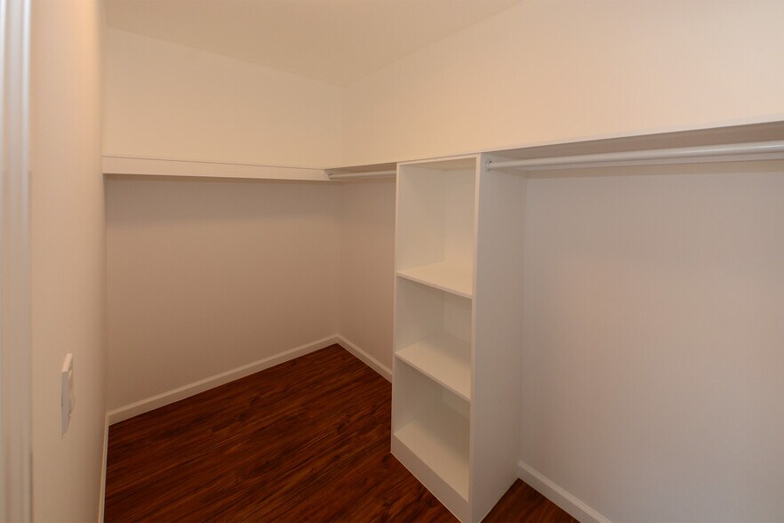 Building Photo - 1182 Palekaiko St