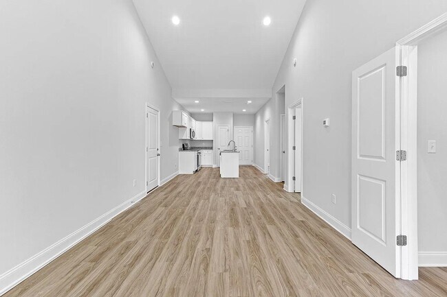 Building Photo - 217 Lenox Cir