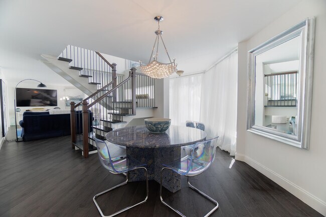 Building Photo - 2565 S Ocean Blvd