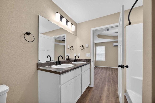 Building Photo - BRAND-NEW 4BR/2BA Duplex/Patio home with Garage - Available Now near Hollister, Schools