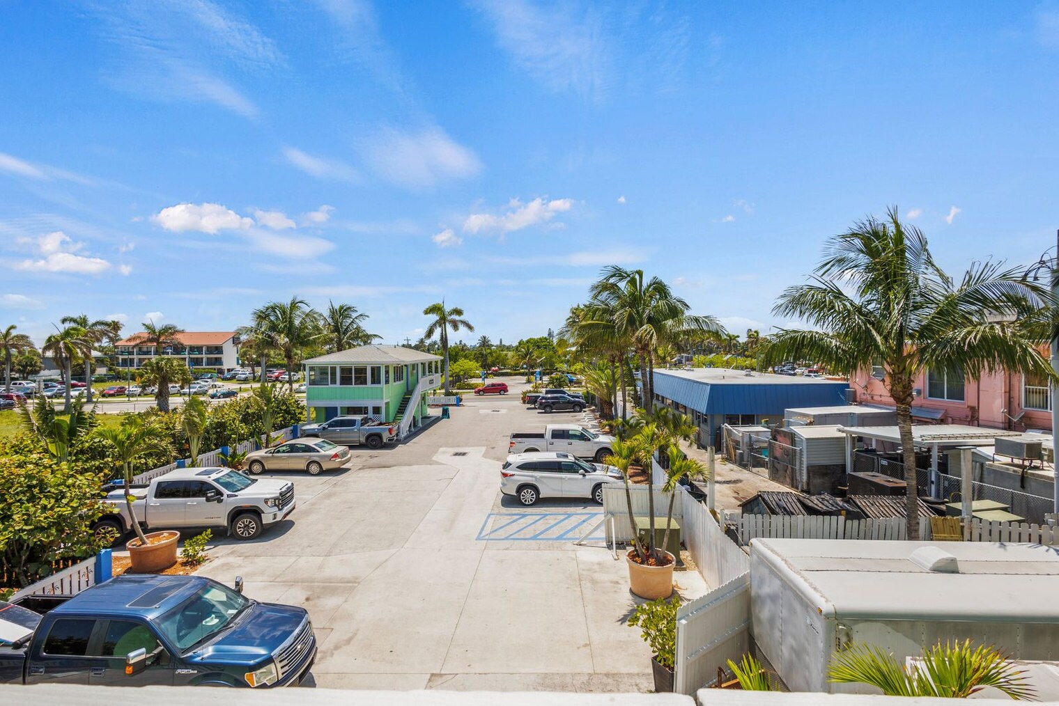 Building Photo - 110 S Ocean Dr
