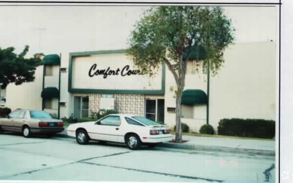 Primary Photo - Comfort Court Apartments