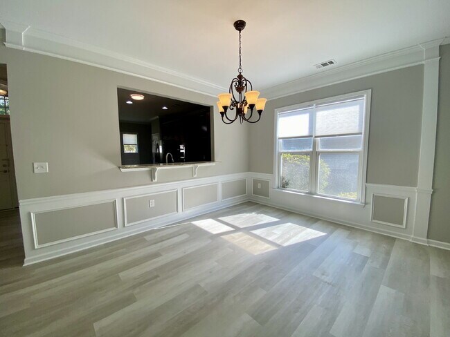 Building Photo - Three-bedroom ranch style home located in Baynard Park!