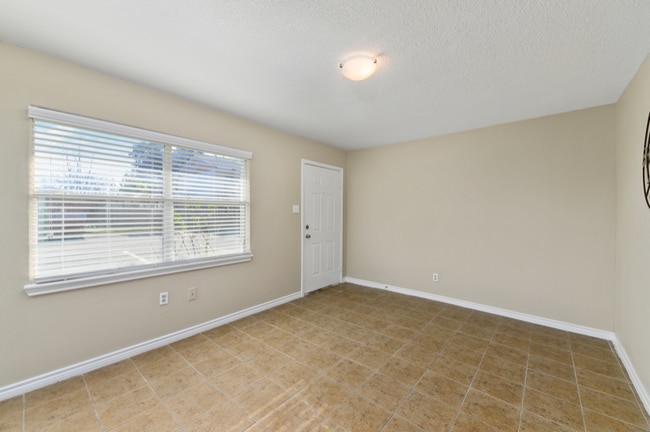 Building Photo - 115 Arbor St