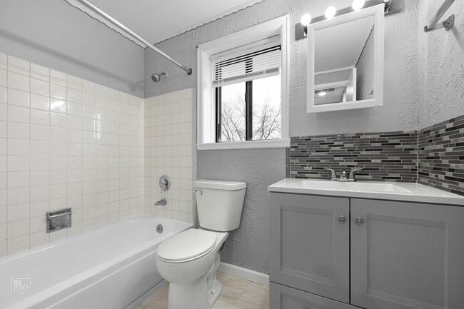 Building Photo - 115 Millbrook Ln