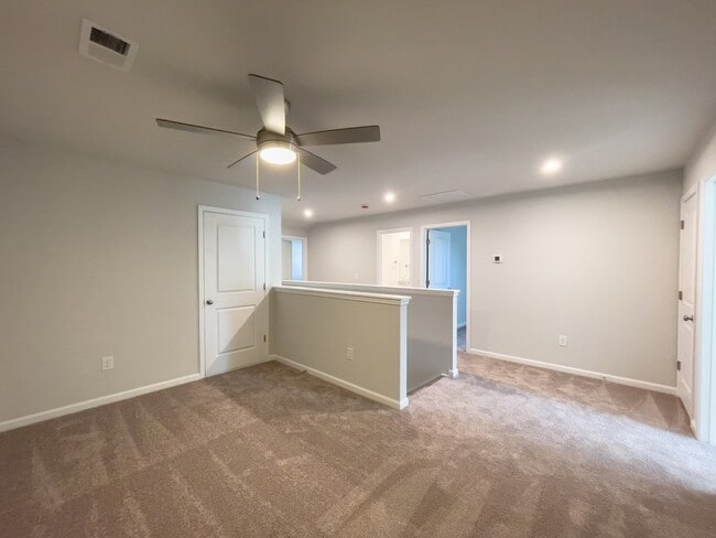 Building Photo - 105 Paddock Glen Dr