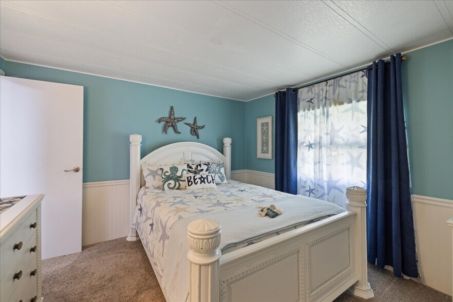 Building Photo - 4680 Fiji Ln