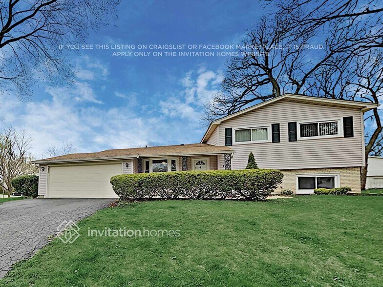 Primary Photo - 421 Spruce Dr