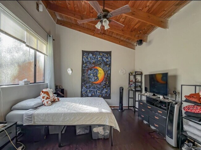 Building Photo - Spacious 1BR Retreat Near FSU & TCC – Vaulted Ceilings, BRAND NEW DECK!