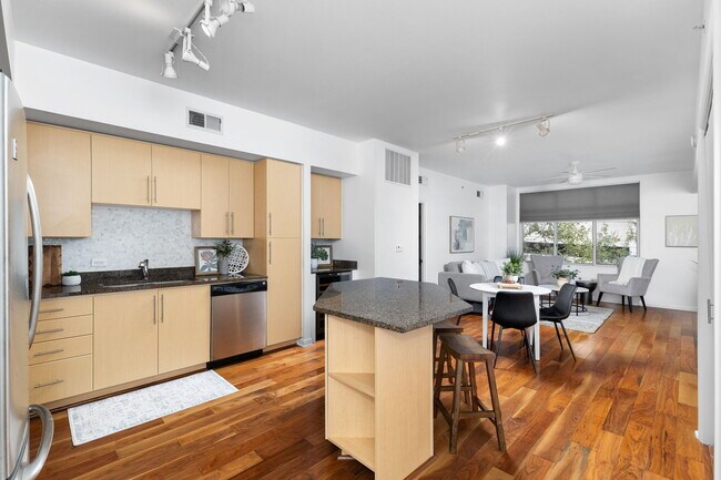 granite countertops in kitchen - 54 Rainey St