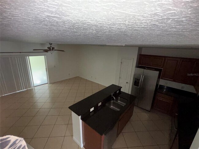Building Photo - 2875 Sunstone Dr