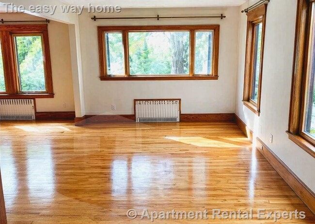 Building Photo - 19 Adams St