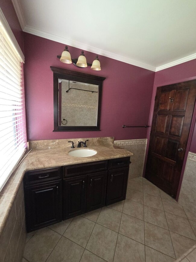 Building Photo - Herald Ranchette