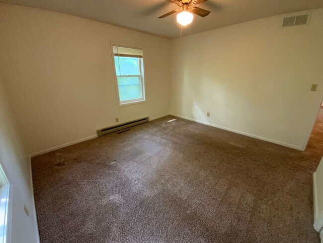 Building Photo - 207-207 Briarcrest Ct