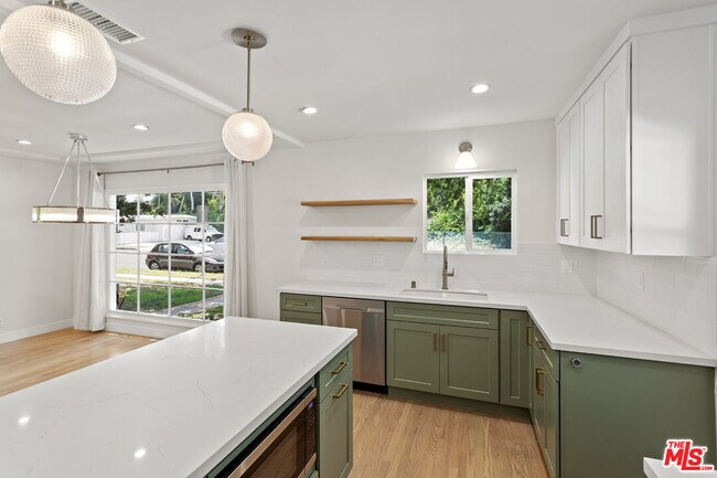 Building Photo - 11951 Bray St