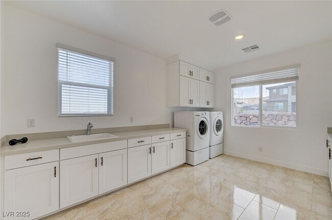 Building Photo - 510 Duvet Ct