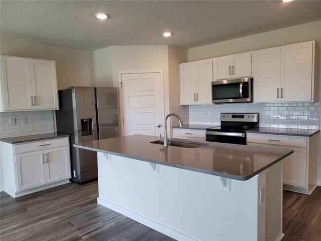 Building Photo - 399 Tanis Ave