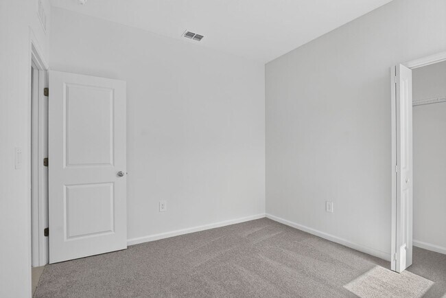 Building Photo - 3216 Alpine Wy