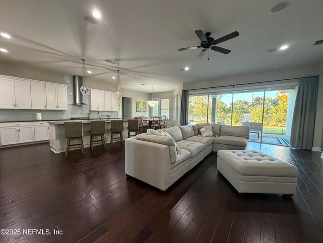 Building Photo - 168 Bronson Pkwy