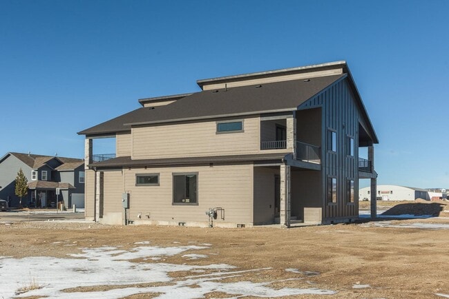 Building Photo - 405 Par Ave