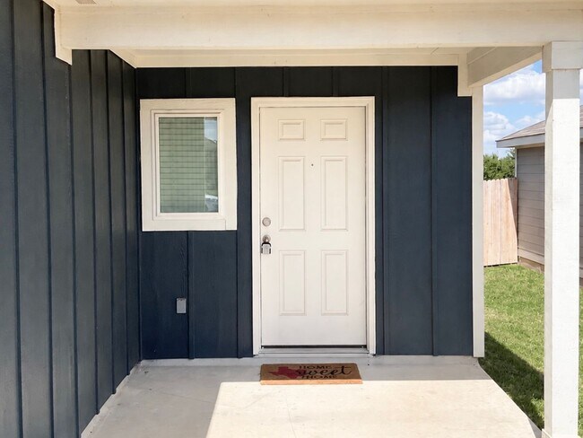 Building Photo - 5731 Falcon Pt