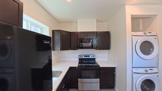 Building Photo - 847 Winston Dr