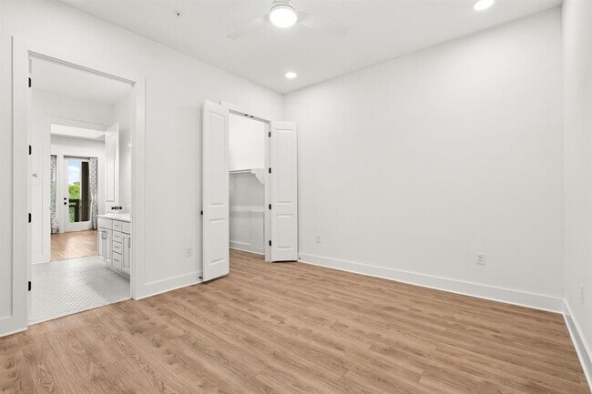 Building Photo - 4704 Sunset Trail