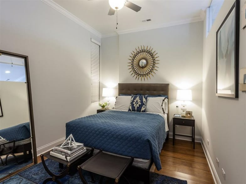 Building Photo - 833 S Wells St