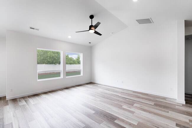 Building Photo - 3069 S Trafori Ave