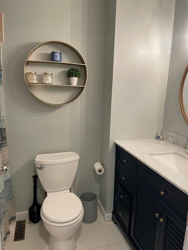 Building Photo - 18 Hawkins St