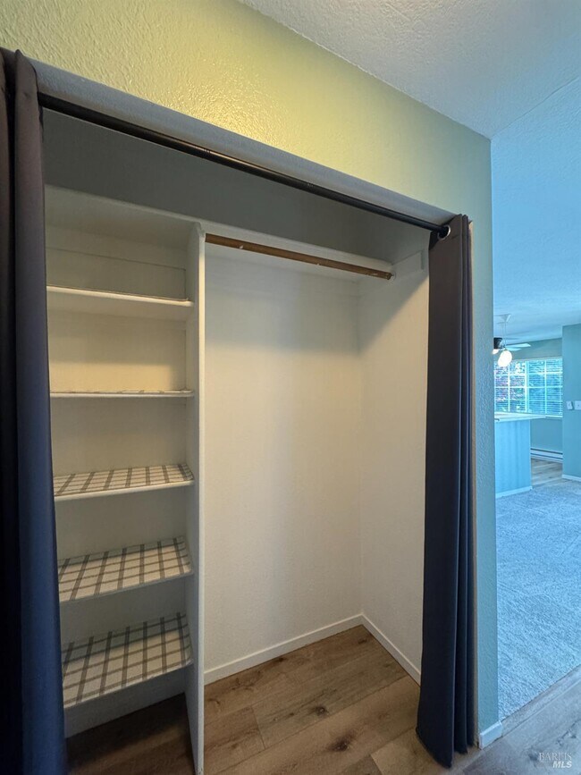 Building Photo - 511 Lighthouse Dr