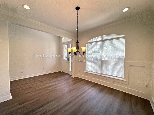Building Photo - 8998 Fullerwood Ave