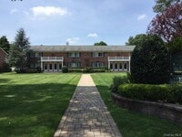 Building Photo - 58 Horseblock Rd