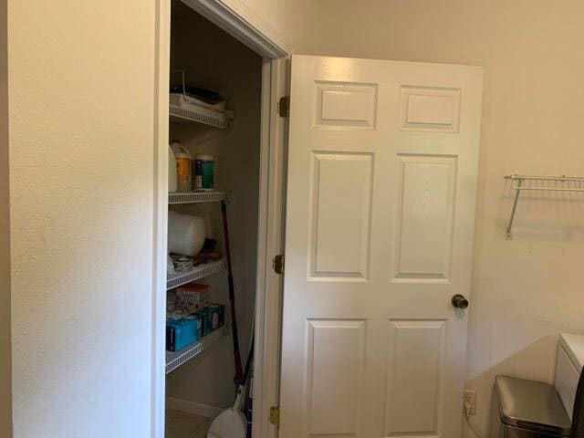 Building Photo - 2801 Shingo Ct