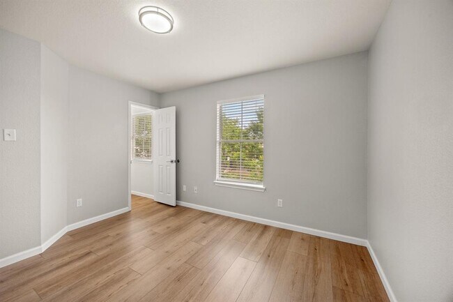 Building Photo - 1429 Davis Mountain Loop