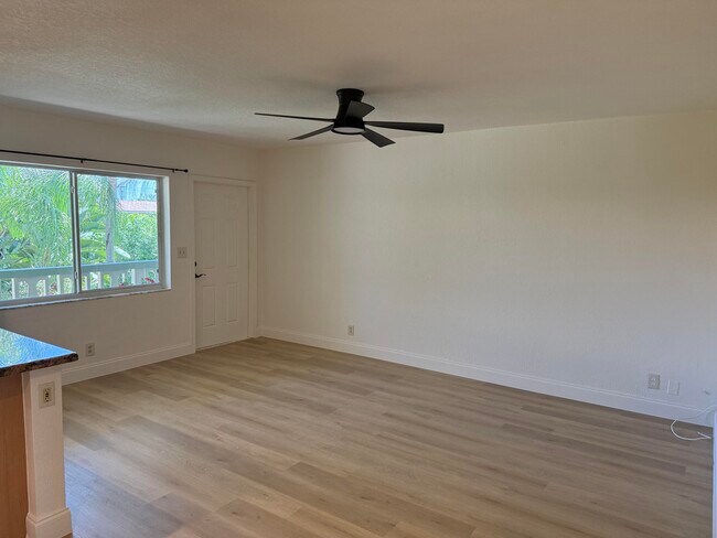 Building Photo - 1423 Holly Heights Dr