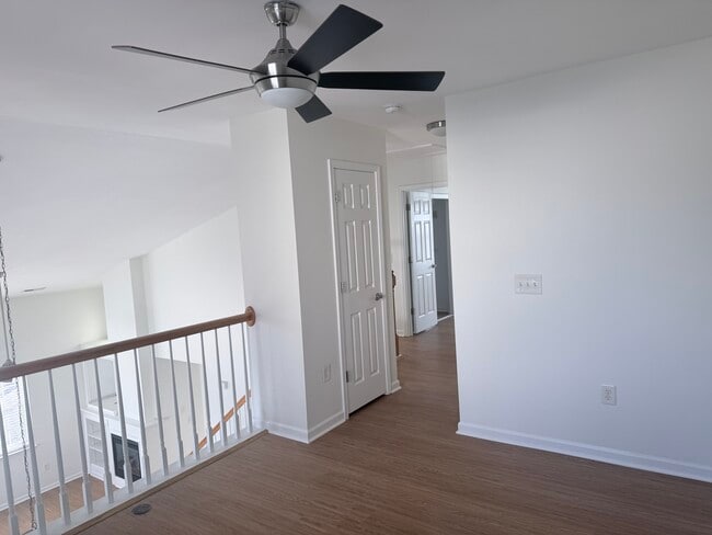 Building Photo - 9420 Meadowmont View Dr