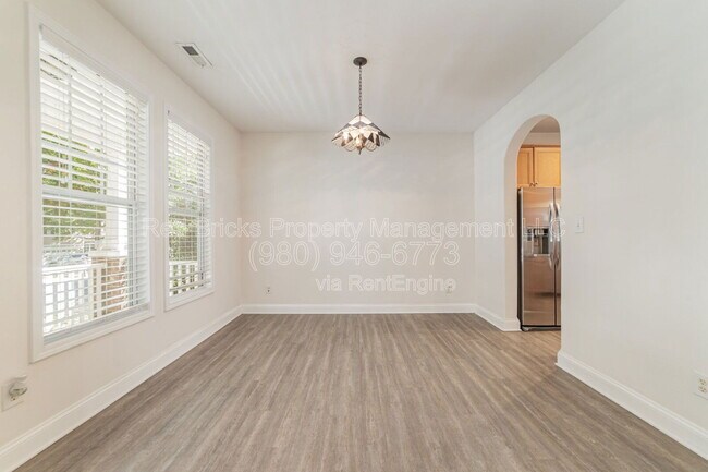 Building Photo - 1622 Wilburn Park Ln NW