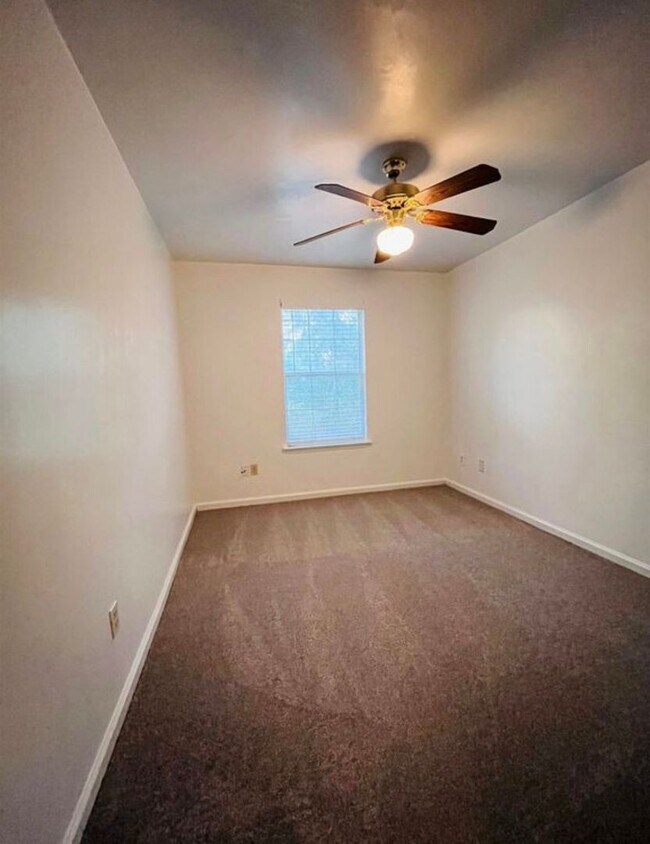 Building Photo - 1285 Rumba Ln