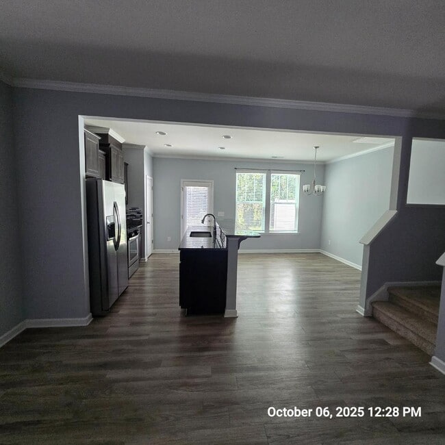 Building Photo - 190 Thornhill Dr